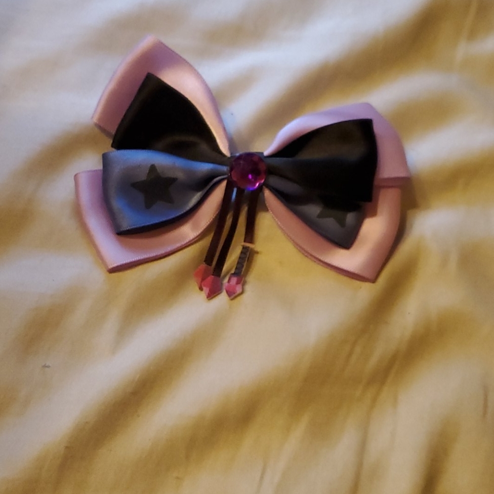A steven universe hair clip